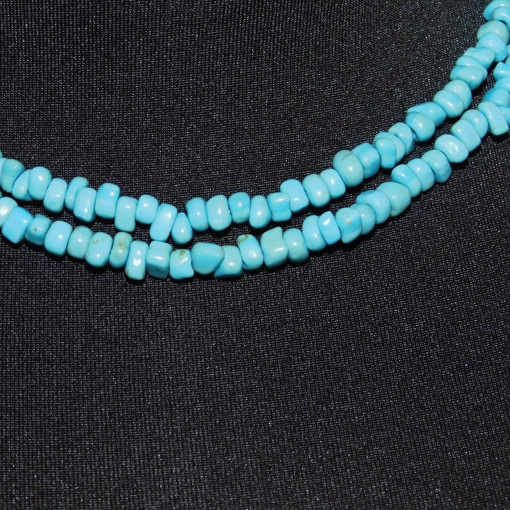 Gorgeous Turquoise Necklace 18 Inches - Picture 4 of 9